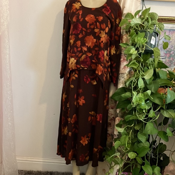 Vintage Dress Rabbit Design Brown Floral Design 2 Piece Orange Tan Red Maxi - Picture 10 of 16